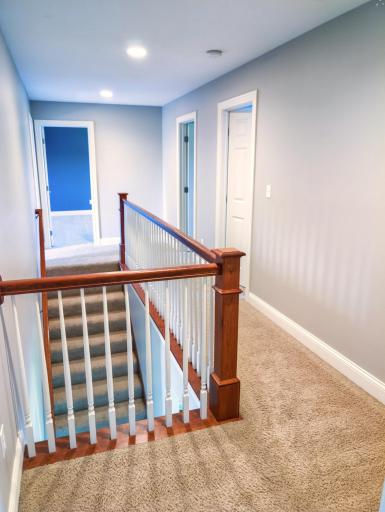 409 upstairs hallway.jpg
