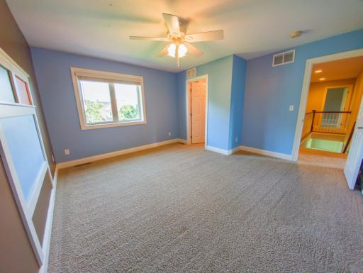 407 upstairs bedroom 2.jpg