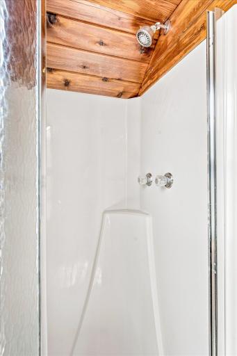 ensuite shower.jpg