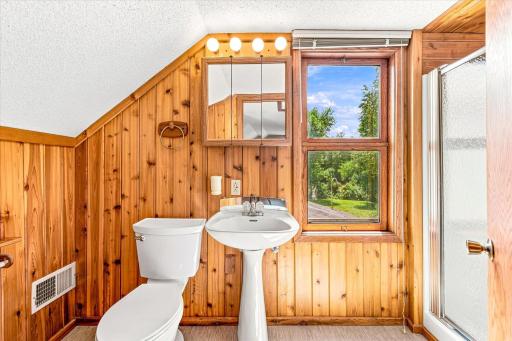 ensuite bathroom-upper level.jpg