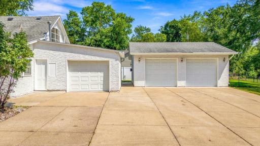 garage & shop.jpg