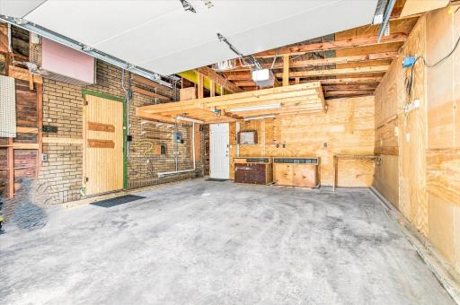 attached garage.jpg