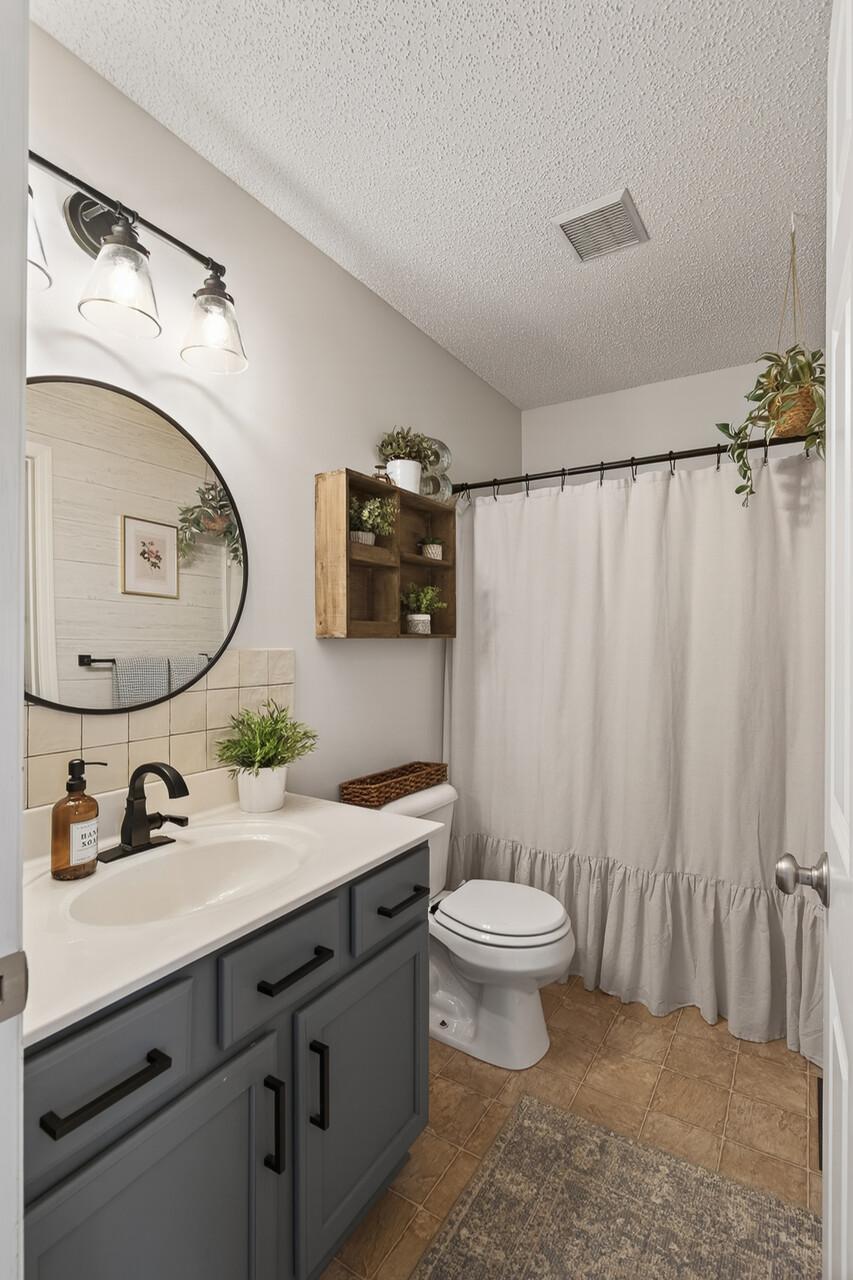 Upper Level Bathroom