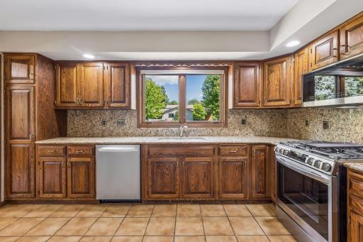 10000 31st Avenue N, Plymouth, MN 55441
