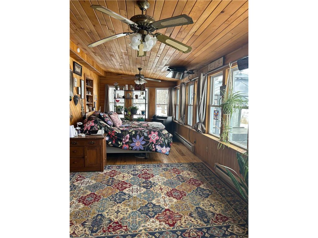 Lakehouse main floor BR