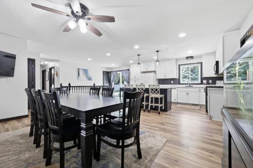 636 Shady Creek Circle, Winsted, MN 55395