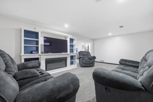 636 Shady Creek Circle, Winsted, MN 55395