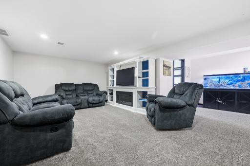 636 Shady Creek Circle, Winsted, MN 55395