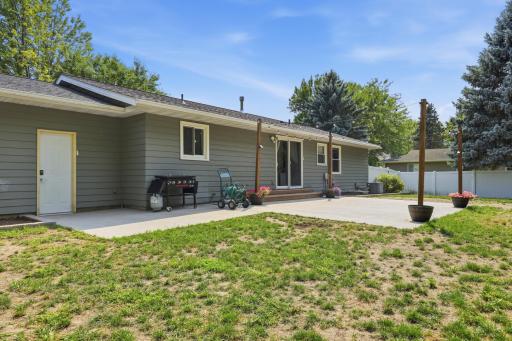 636 Shady Creek Circle, Winsted, MN 55395
