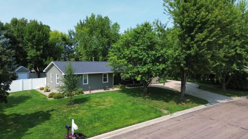 636 Shady Creek Circle, Winsted, MN 55395