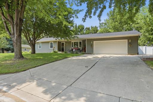 636 Shady Creek Circle, Winsted, MN 55395