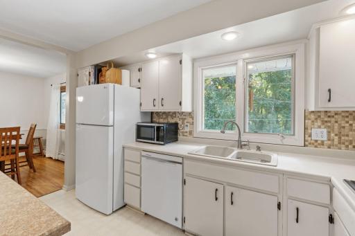 45-web-or-mls-11100 Schoolcraft Rd-45.jpg