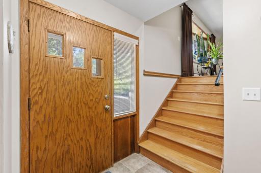 24-web-or-mls-11100 Schoolcraft Rd-24.jpg