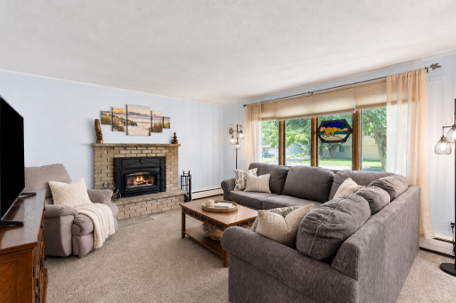 Family room: virtually stage to showcase decor