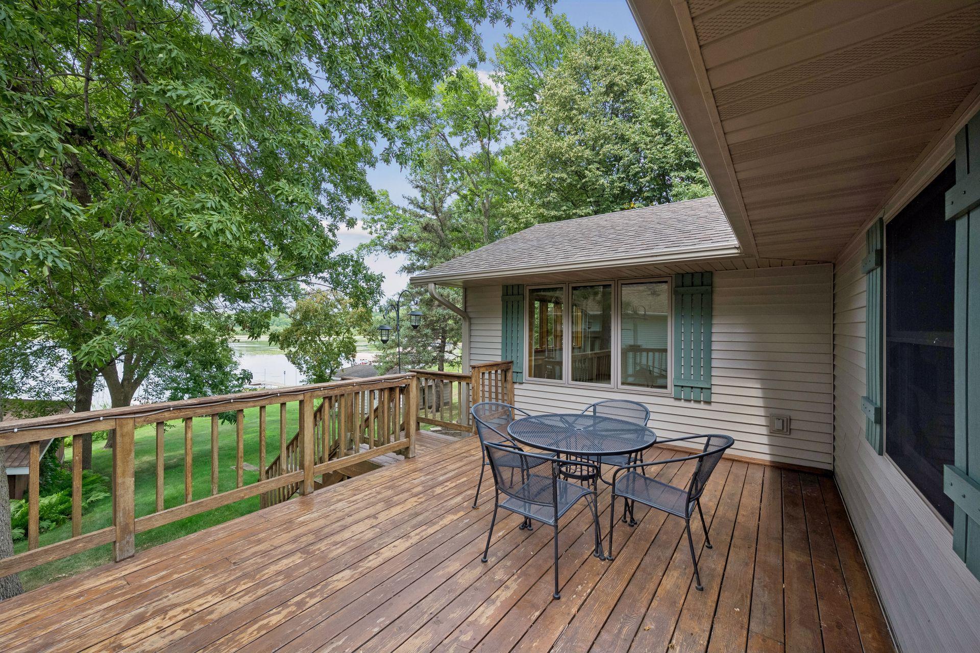 Large deck off of the kitchen overlooking the lake