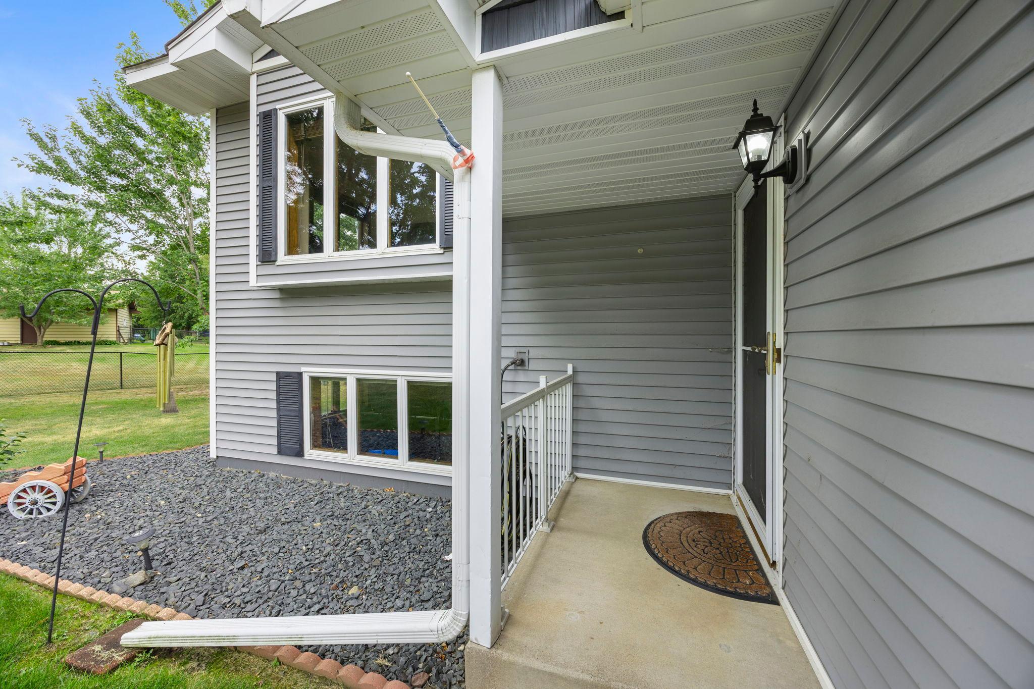 Appealing front entry
