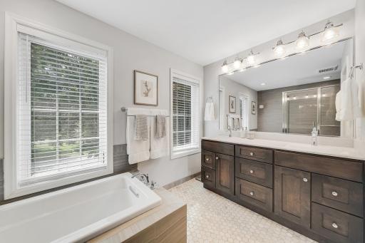 Double vanity in primary bathroom