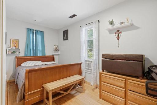 1135 Washington Street NE, Minneapolis, MN 55413