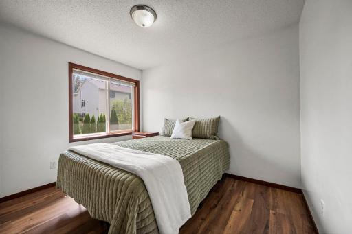 526 Hackney Avenue, Shakopee, MN 55379