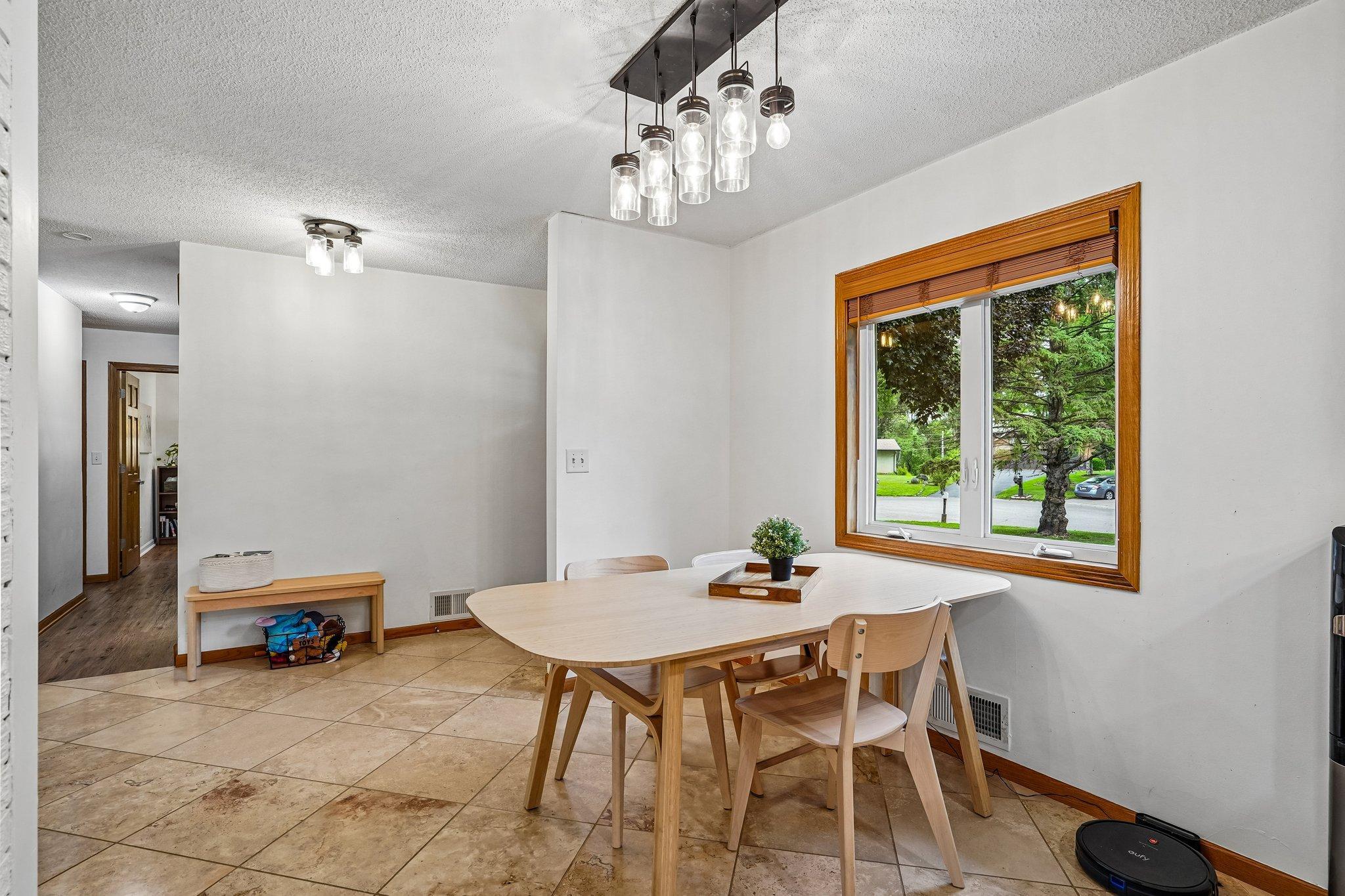 Eat in Kitchen/Dining Area
