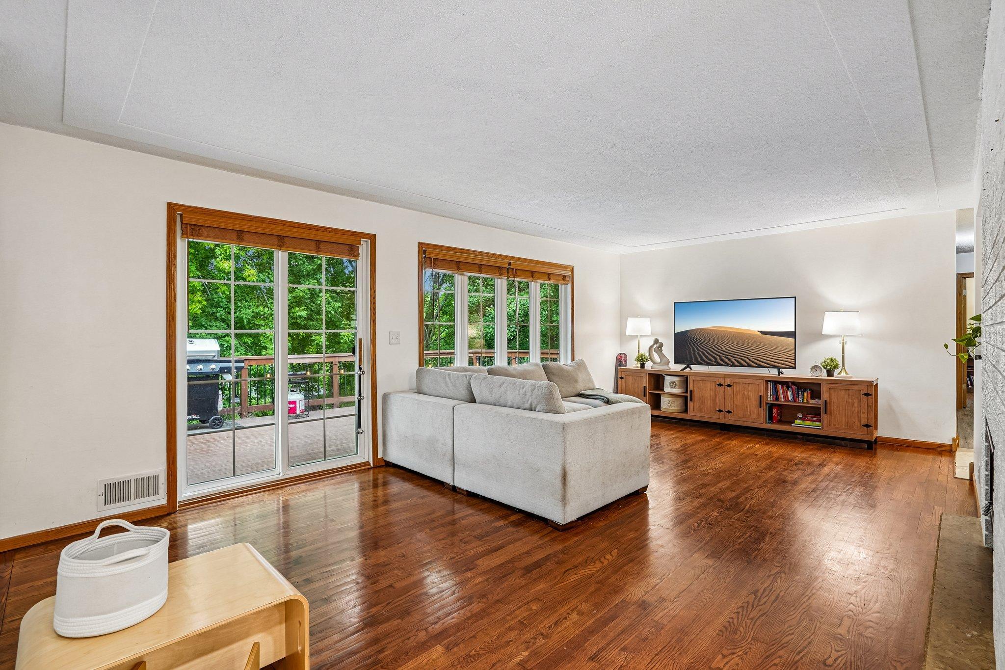 Living Room - so much great space!