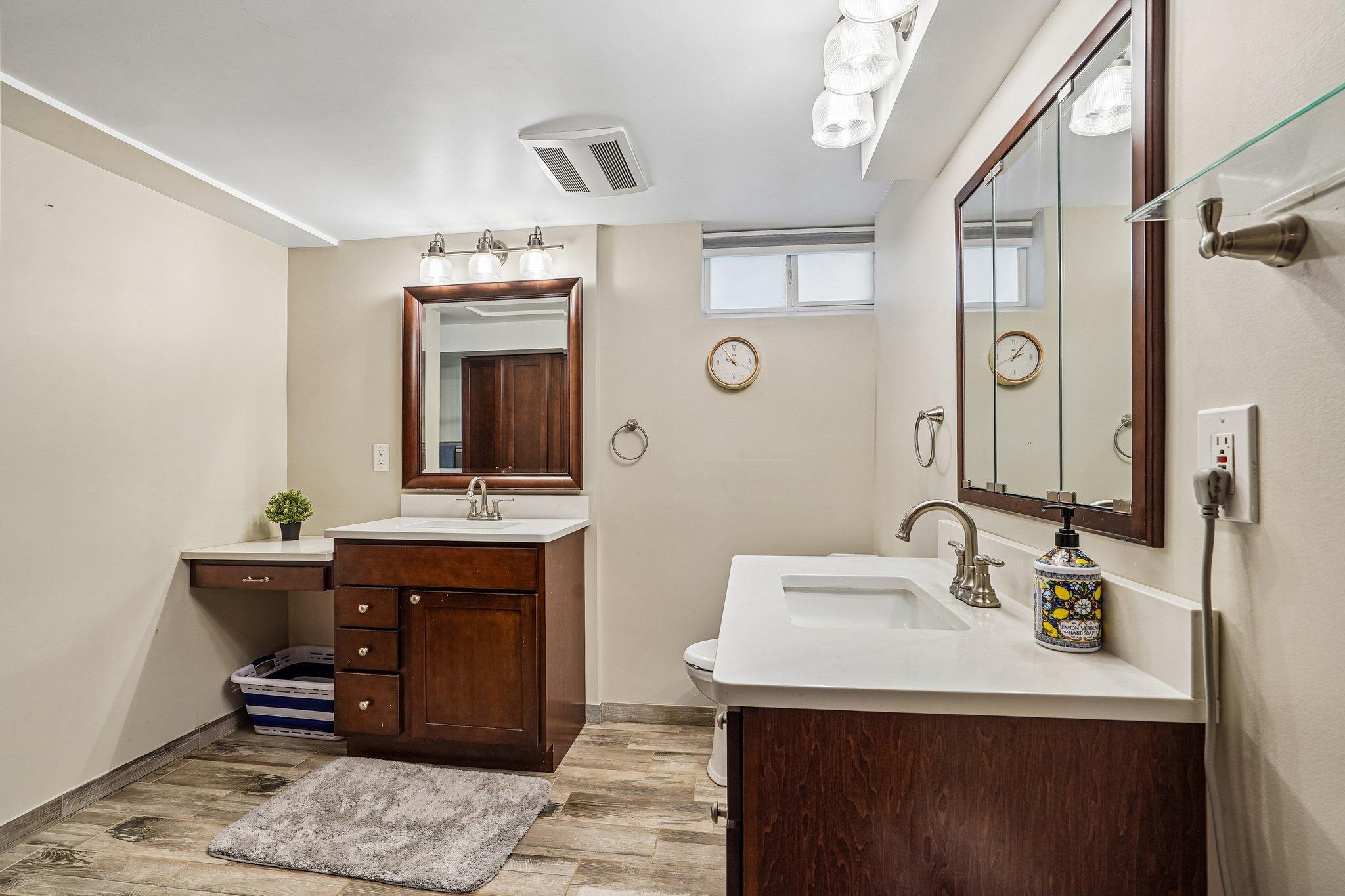 Primary Bathroom Ensuite with Double Sinks