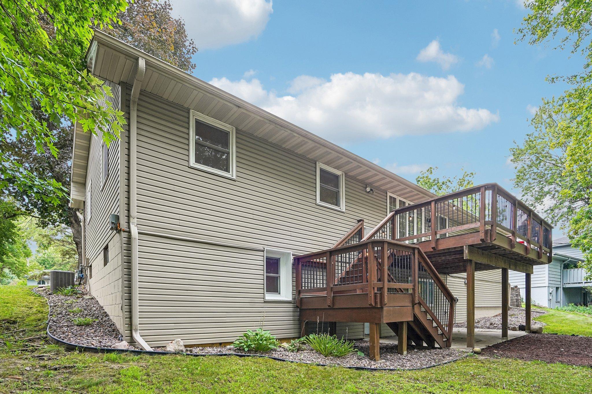 large deck with stairs