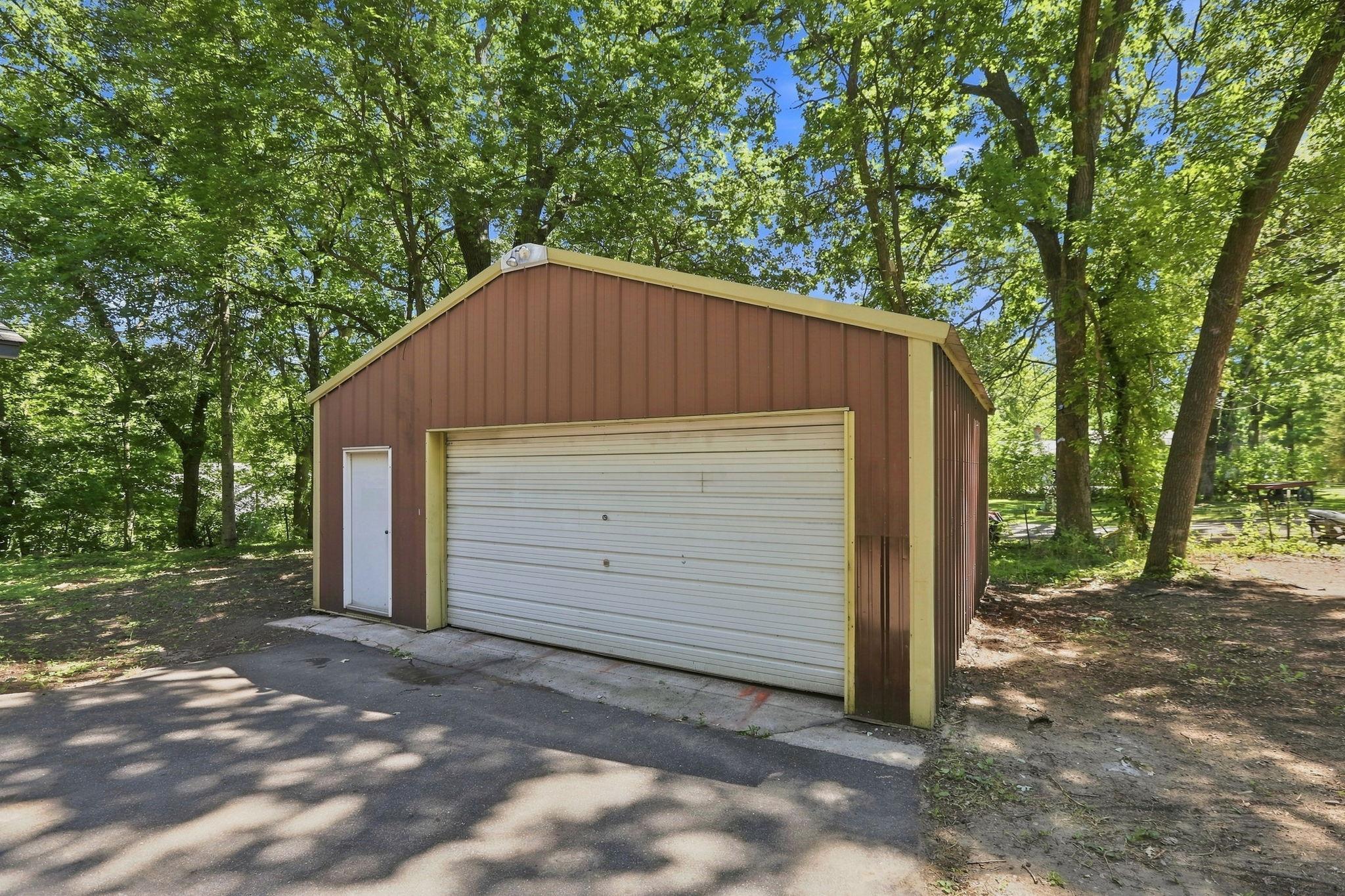 Oversized 2 car detached w/ wood burning stove garage