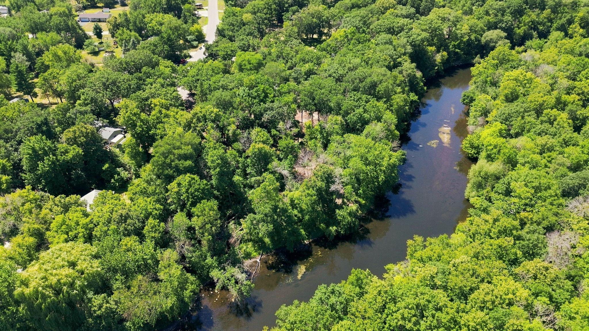 Rare property right on Elk River
