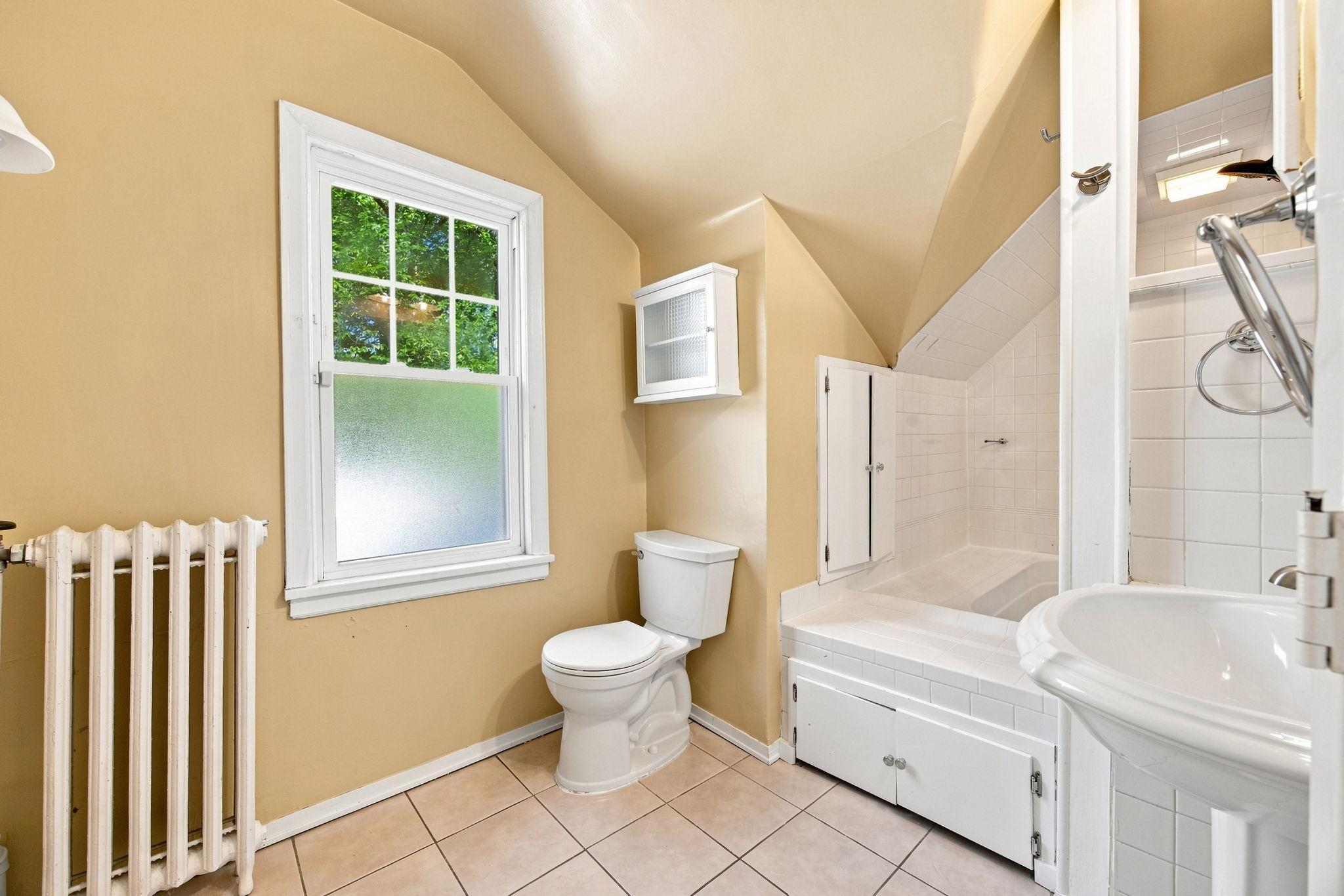 Main upstairs Bath