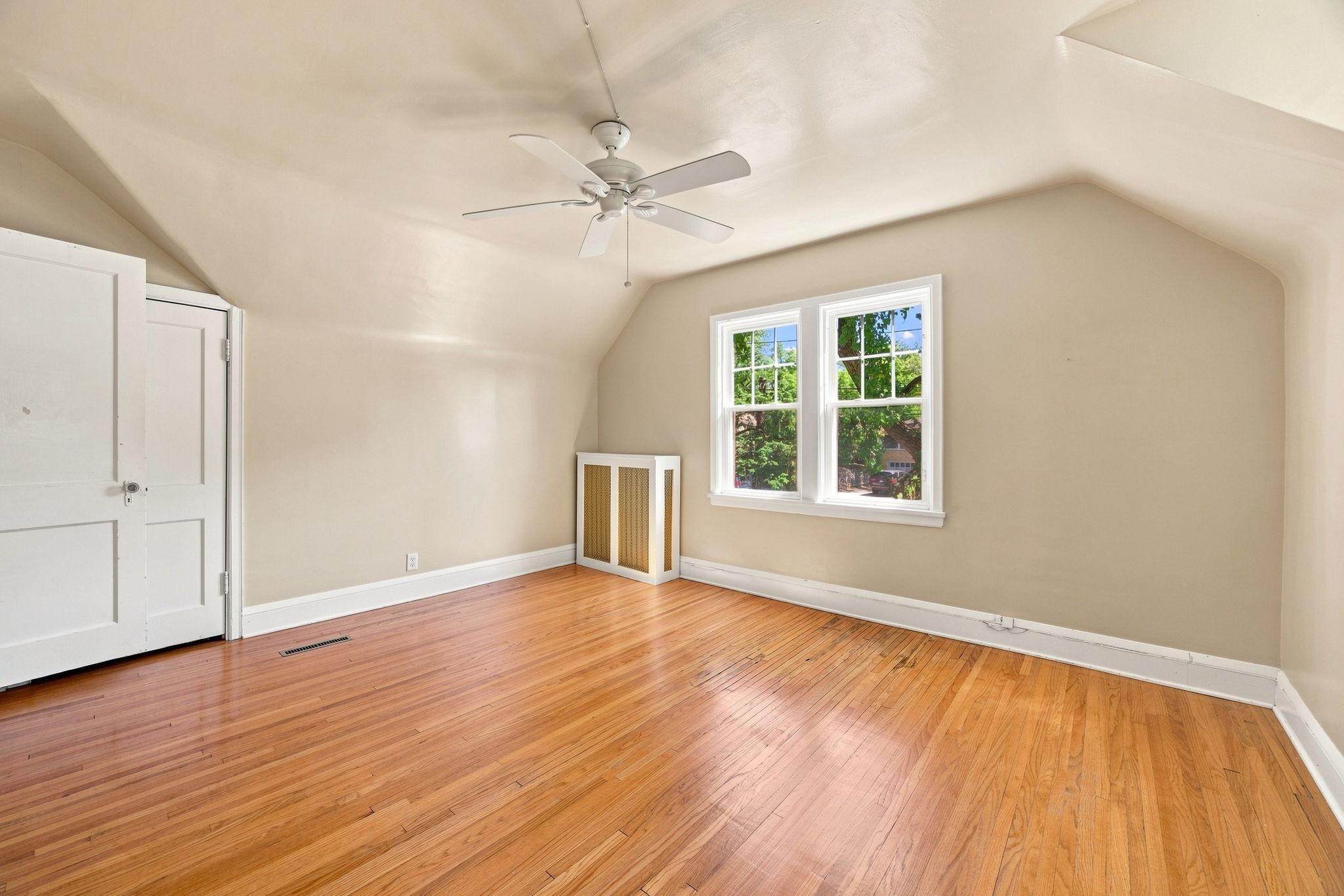 39-web-or-mls-3900 W 47th St-18.jpg