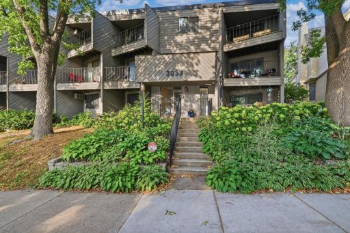 Photo for 3033 E Bde Maka Ska Parkway, 301, Minneapolis, MN 55408 - listing #7123564 3033 E Bde Maka Ska Parkway, 301, Minneapolis, MN 55408