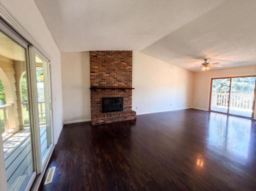 listing_2.jpg