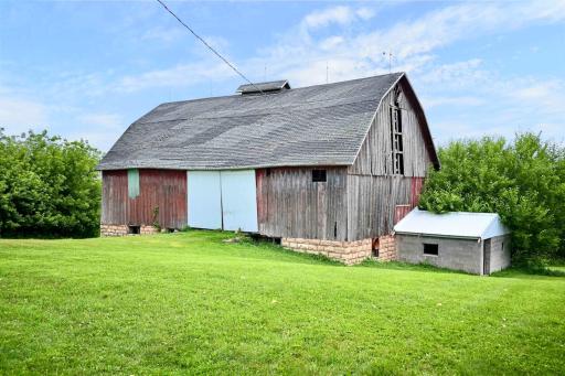 37000 Krage Drive, Winona, MN 55987