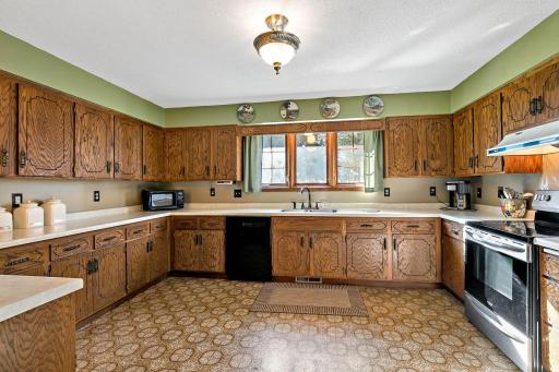 12964 E 270th Street, Kenyon, MN 55946