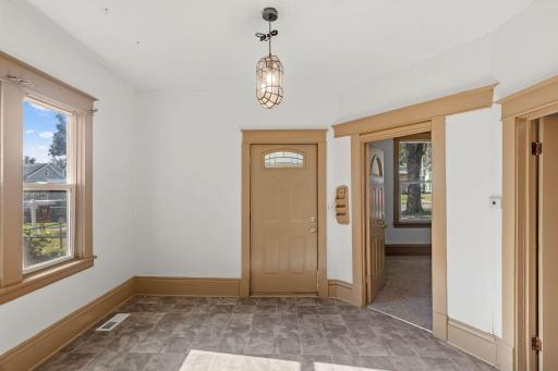 1035 Magnolia Avenue E, Saint Paul, MN 55106