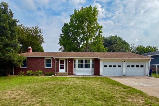 1833 Crestview Drive, New Ulm, MN 56073