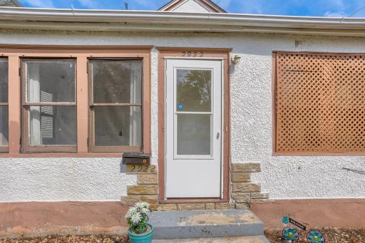 2922 N Sheridan Ave - Web Quality - 003 - 03 Exterior Front.jpg