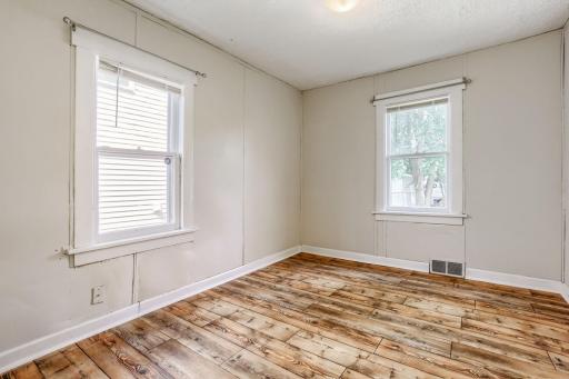 2922 N Sheridan Ave - Web Quality - 012 - 12 Bedroom.jpg
