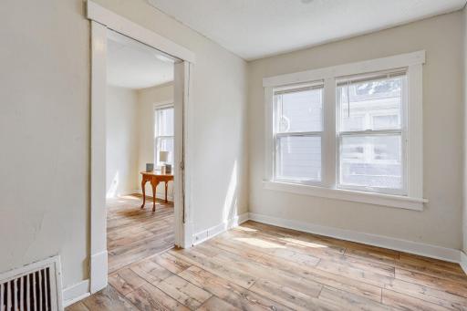 2922 N Sheridan Ave - Web Quality - 007 - 07 Dining Room.jpg