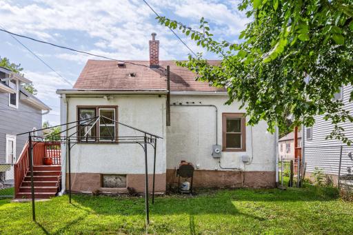 2922 N Sheridan Ave - Web Quality - 014 - 14 Exterior Rear.jpg