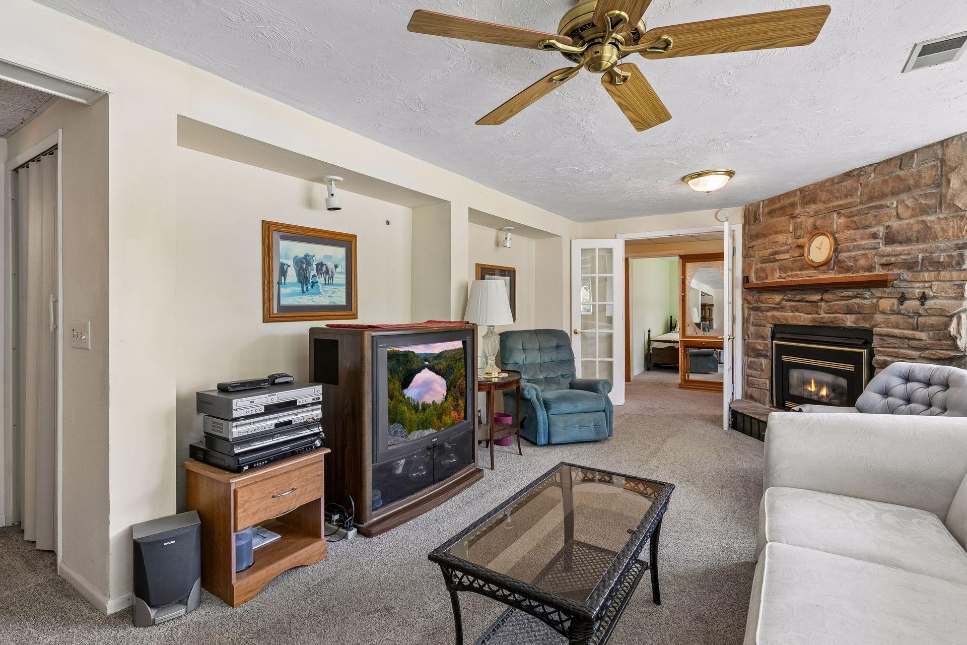 2704 Shawnee Lane - Jeff Marwede Lakes Area Realty (10).jpg