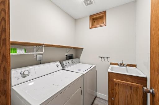 6262 7th Street N, Oakdale, MN 55128