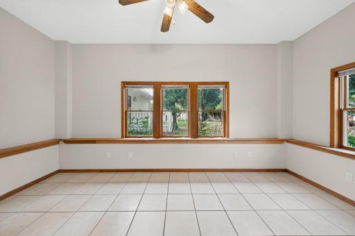 6262 7th Street N, Oakdale, MN 55128