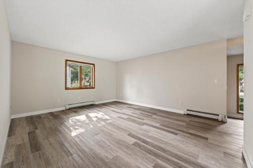 6262 7th Street N, Oakdale, MN 55128