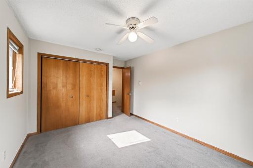 6262 7th Street N, Oakdale, MN 55128