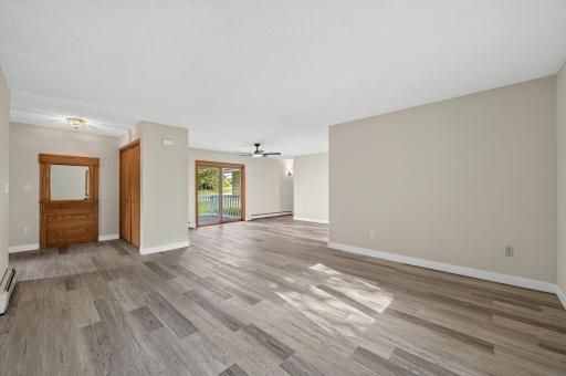 6262 7th Street N, Oakdale, MN 55128