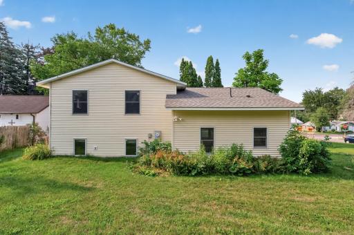 6262 7th Street N, Oakdale, MN 55128