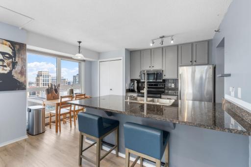 29-web-or-mls-433 S 7th St 1801-28.jpg