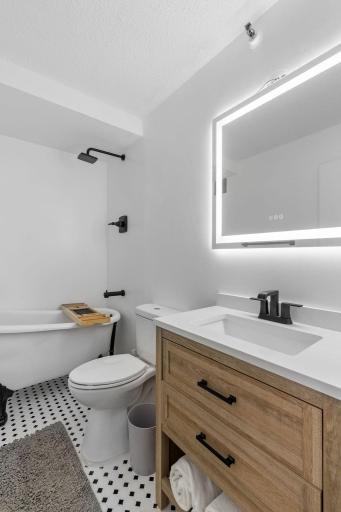 48-web-or-mls-433 S 7th St 1801-47.jpg